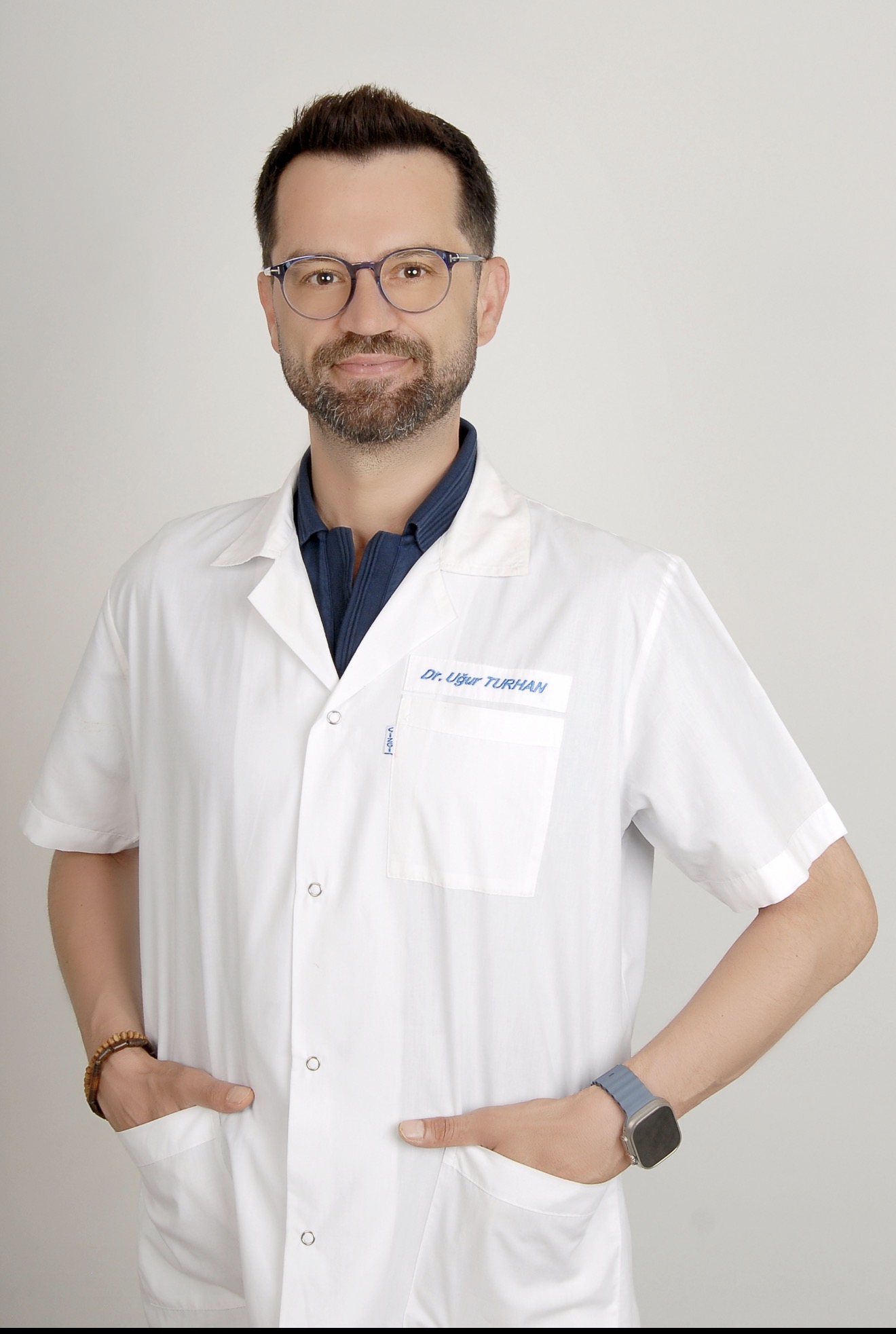 Doç. Dr. Uğur Turhan portresi